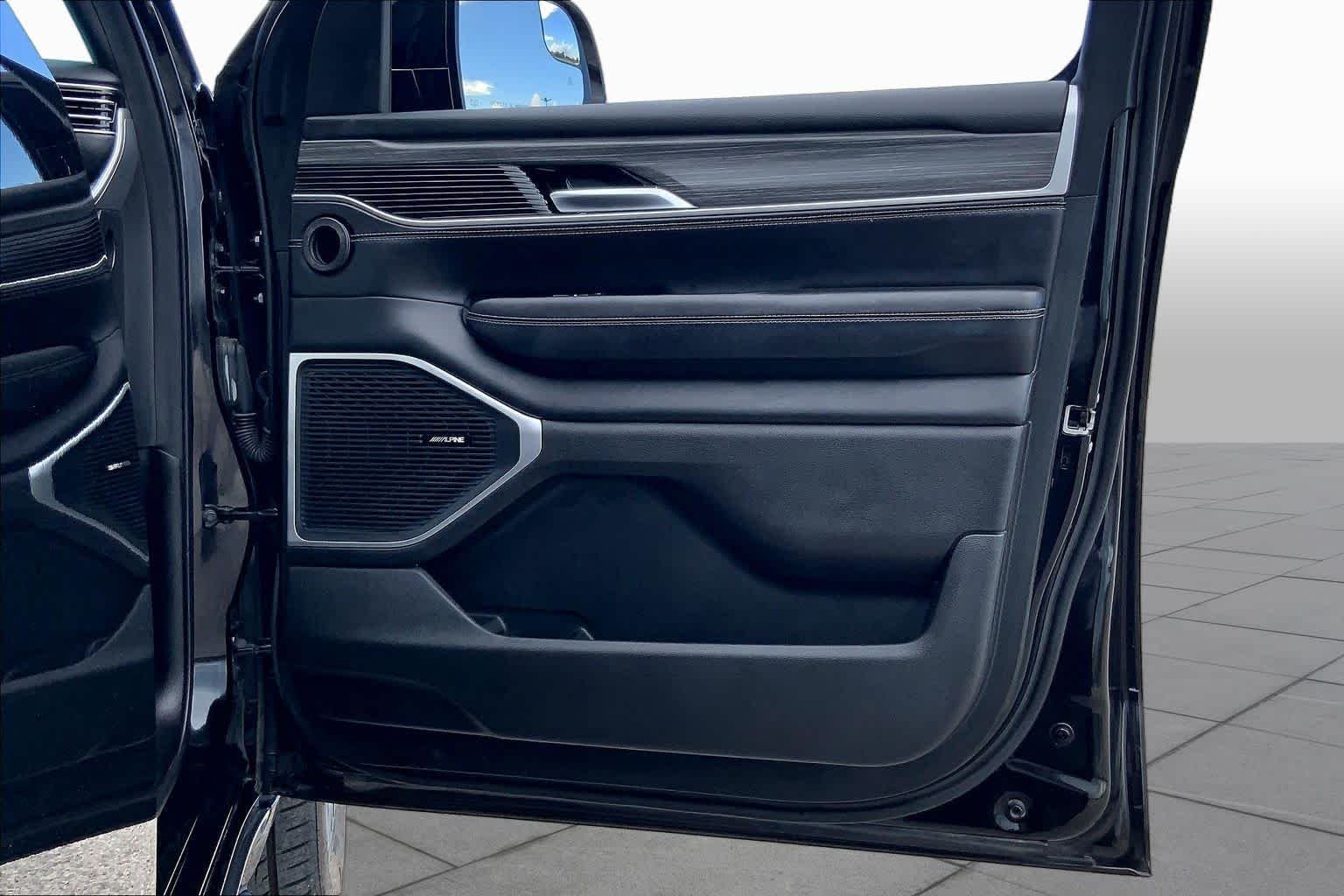 Used 2024 Diamond Black Crystal Pearlcoat Jeep Series II image 22