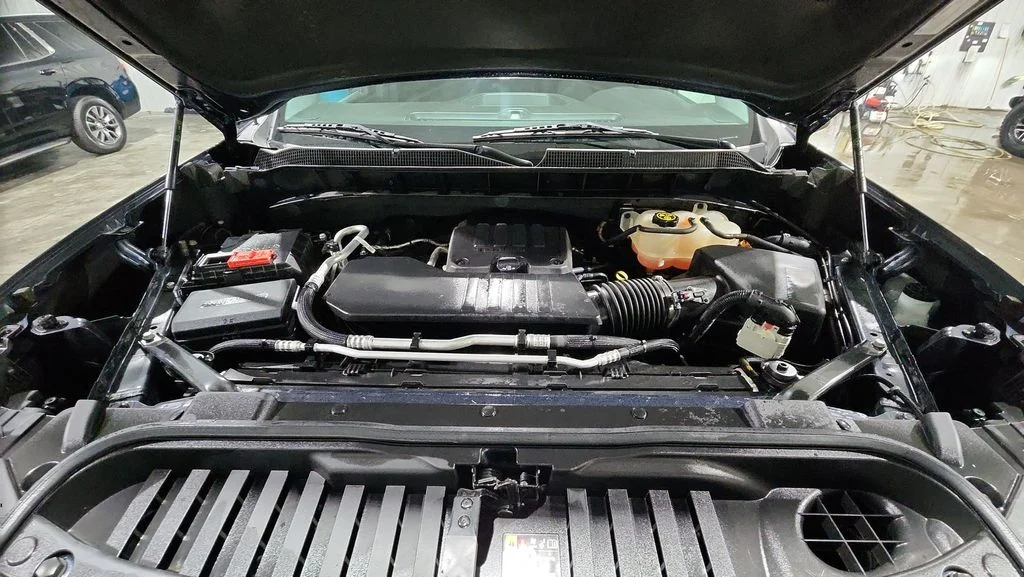 Used 2022 Gray Chevrolet LT image 31