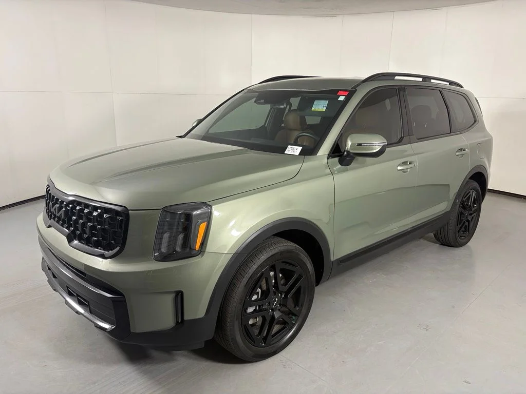 Used 2024 Green Kia EX X-Line image 4
