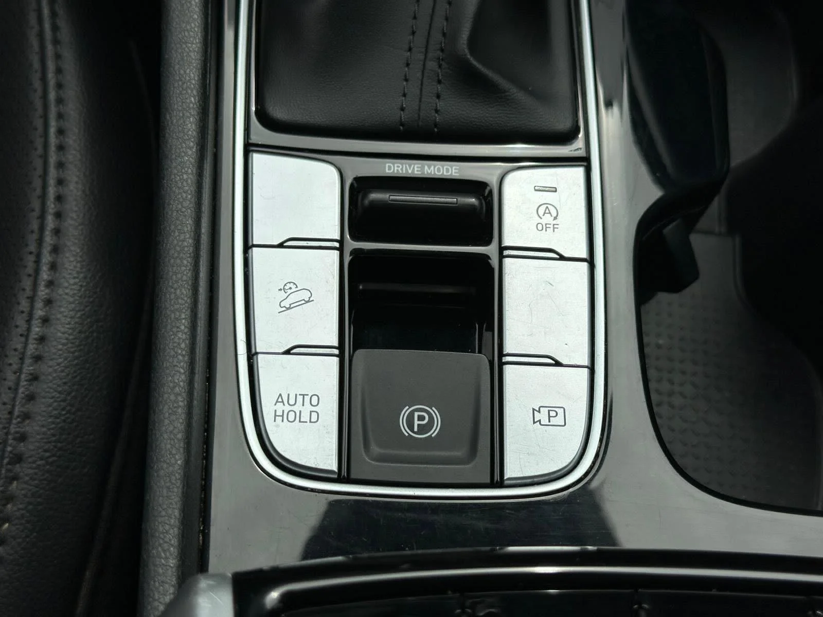 Used 2023 Serenity White Pearl Hyundai SEL image 43