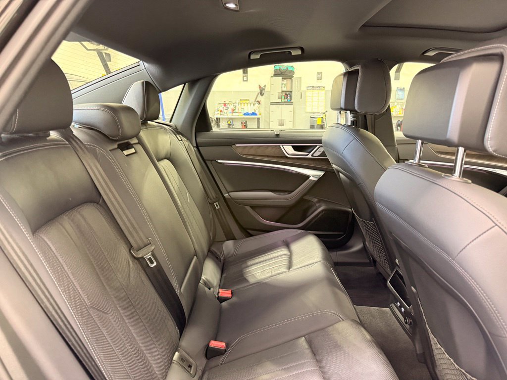 Used 2019 Black Audi quattro image 25