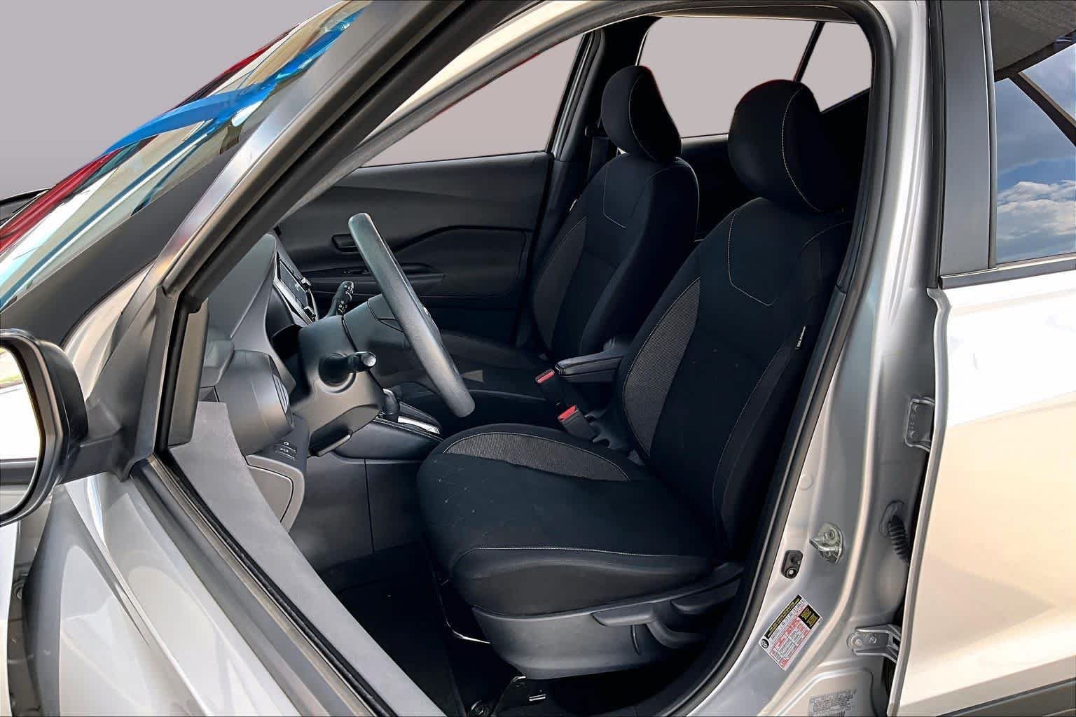 Used 2019 Brilliant Silver Metallic Nissan S image 8