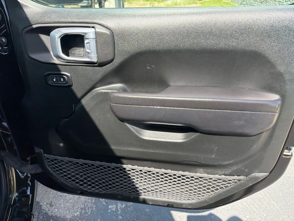 Used 2021 Black Jeep Sport image 15
