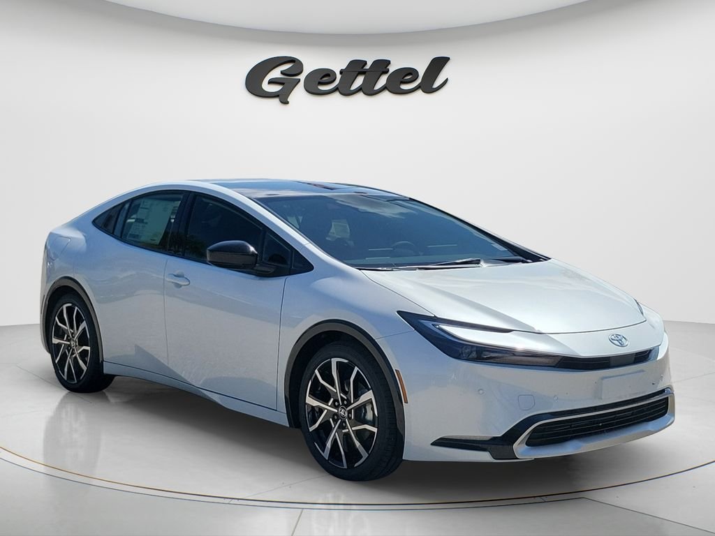 New 2026 Wind Chill Pearl <sup>1</sup> Toyota  XSE image 3