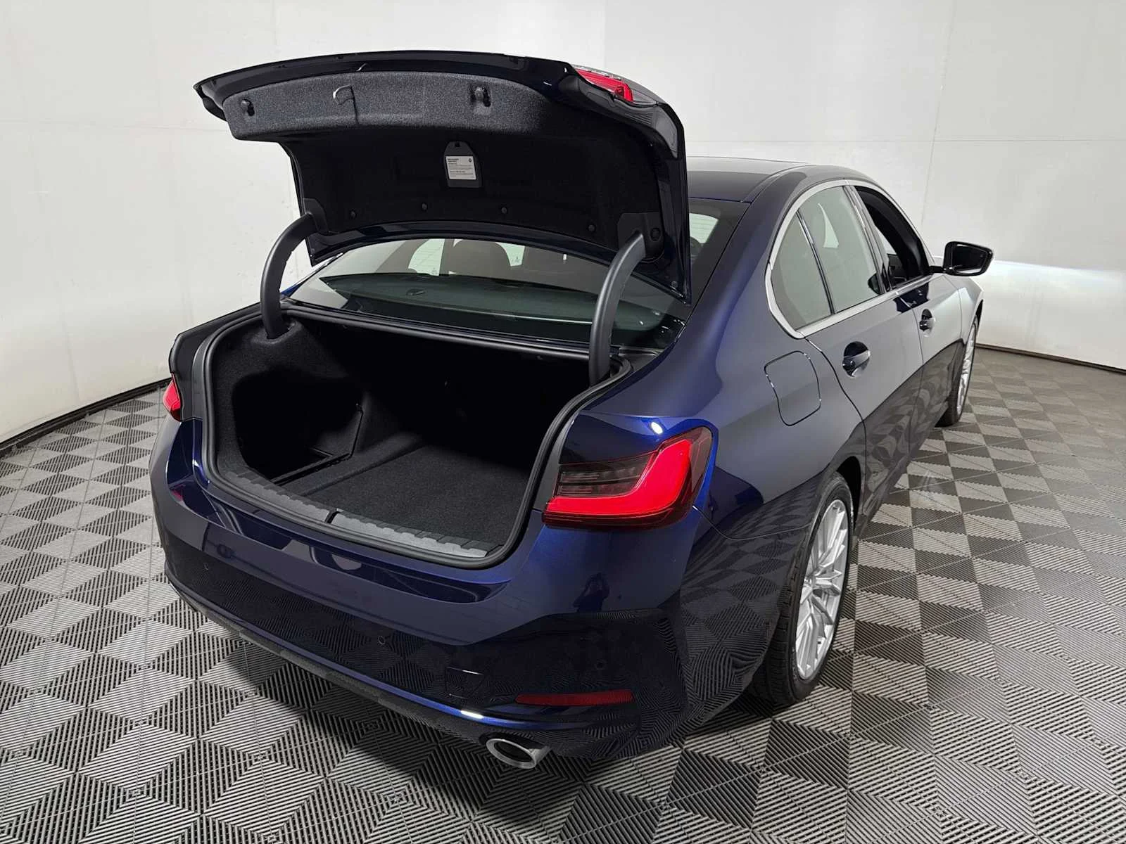 Used 2024 Tanzanite Blue II Metallic BMW 330i xDrive image 22