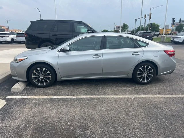 2016 Toyota Avalon XLE Premium's photo