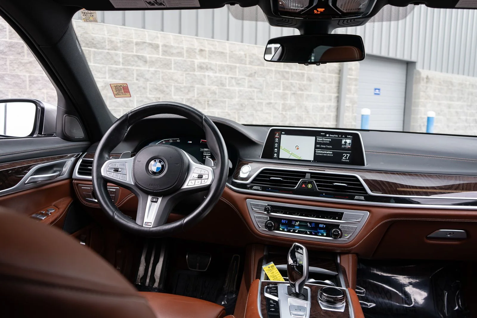 Used 2022 Gray BMW 750i xDrive image 33