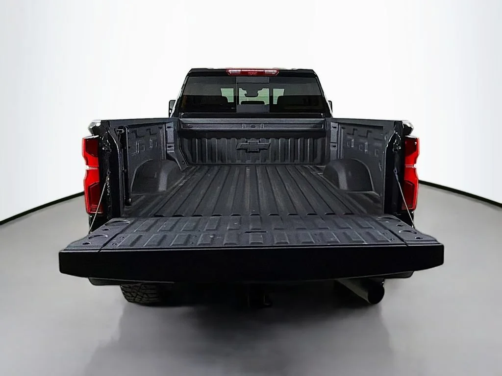Used 2025 Black Chevrolet ZR2 image 24