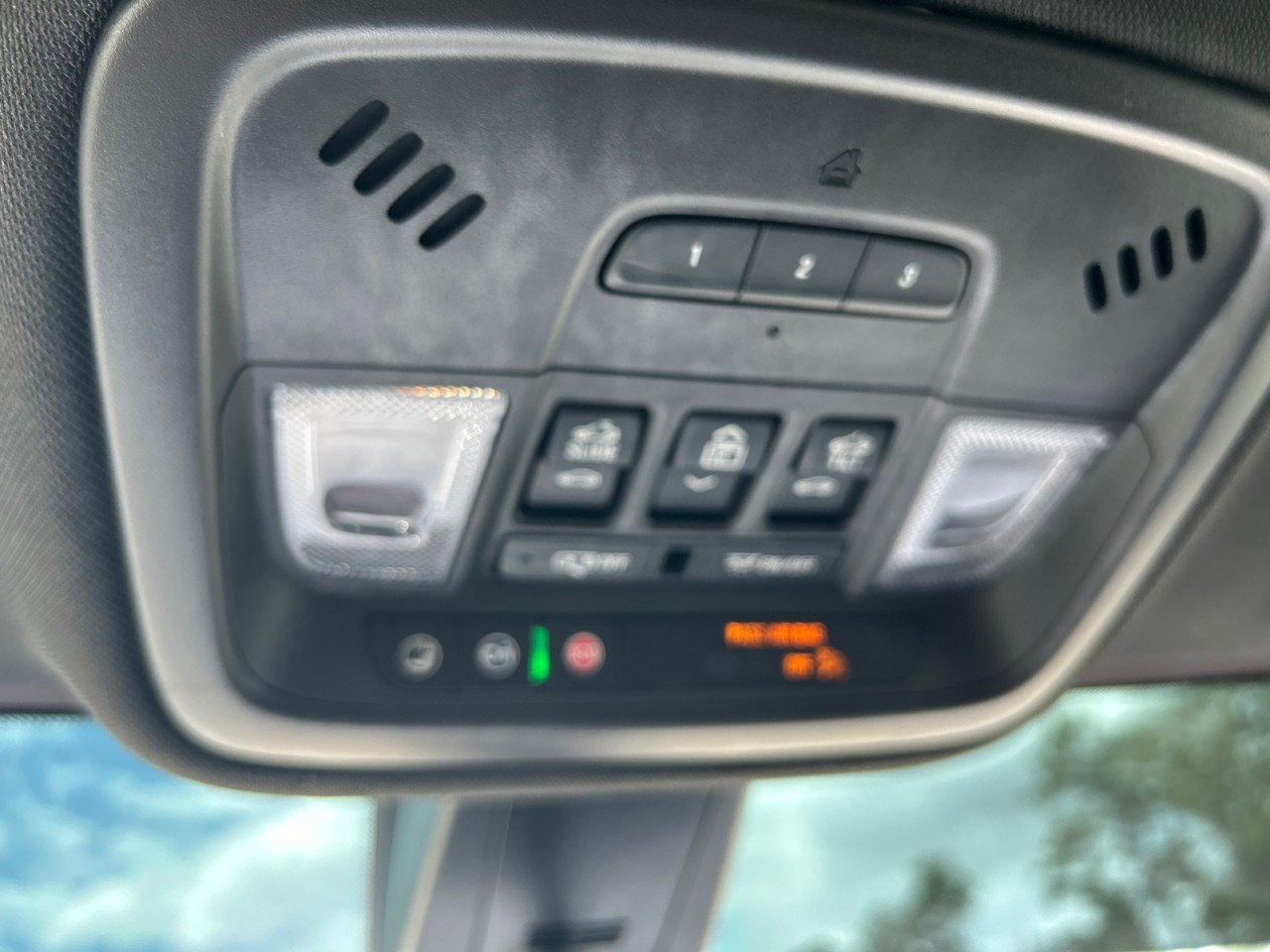 2023 Chevrolet Traverse High Country - Photo 14