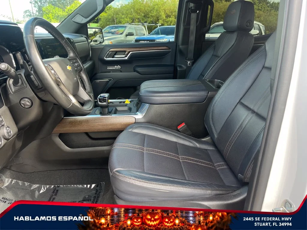 Used 2023 IRIDESCENT PEARL TRICOAT Chevrolet High Country image 9