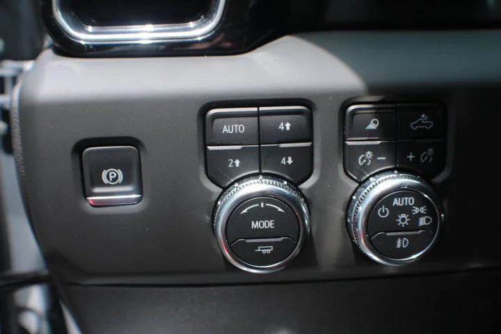 Certified Used 2025 White Frost Tricoat GMC Denali image 7