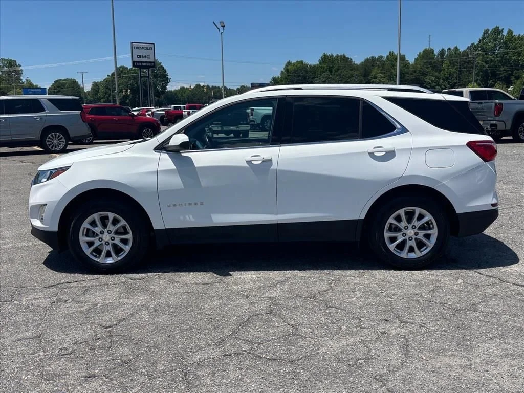 Used 2020 SUMMIT WHITE Chevrolet LT image 23