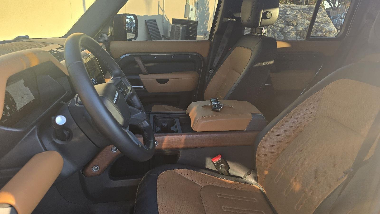 Used 2023 Gondwana Stone Land Rover X image 7