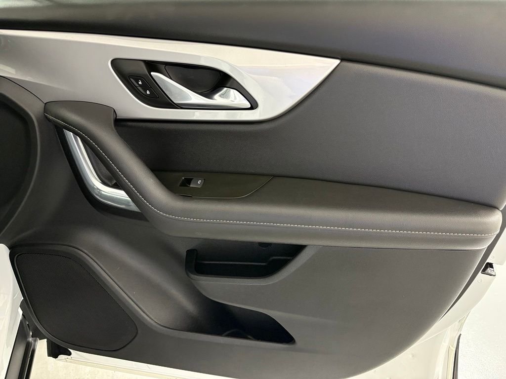 Used 2023 White Chevrolet LT image 46