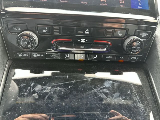 Used 2024 White Jeep Limited image 19