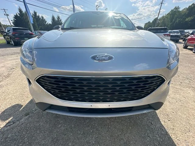 Used 2022 Silver Ford SE image 33