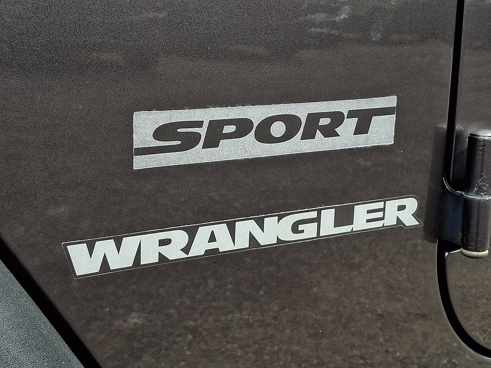 Used 2016 Granite Crystal Metallic Clearcoat Jeep Sport image 29