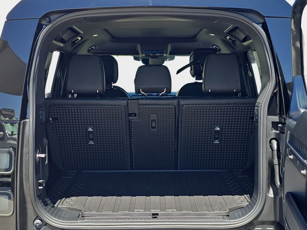 New 2026 Carpathian Grey Land Rover X-Dynamic SE image 12