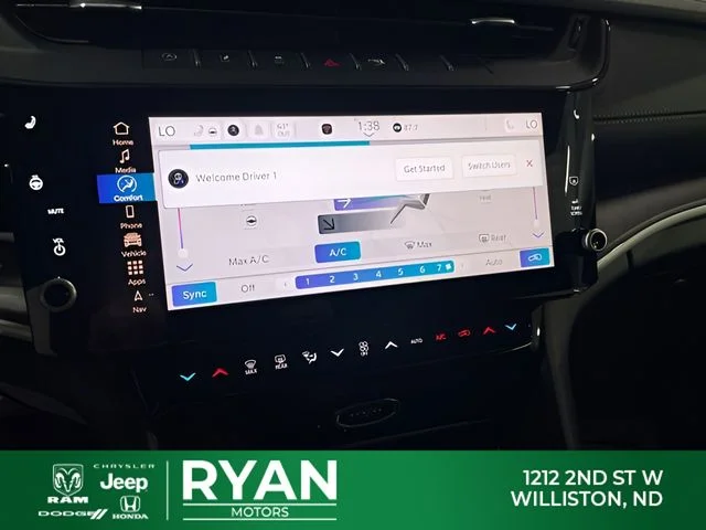 New 2026 Diamond Black Crystal Pearl-Coat Exterior Paint Jeep Laredo image 16