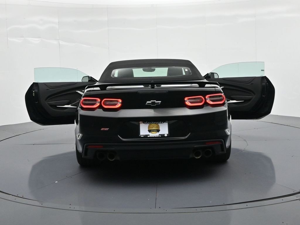 Used 2019 Black Chevrolet 2dr Conv SS w/2SS image 28