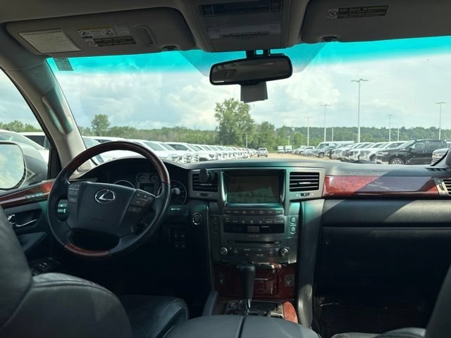 2011 Lexus LX 570 - Photo 21