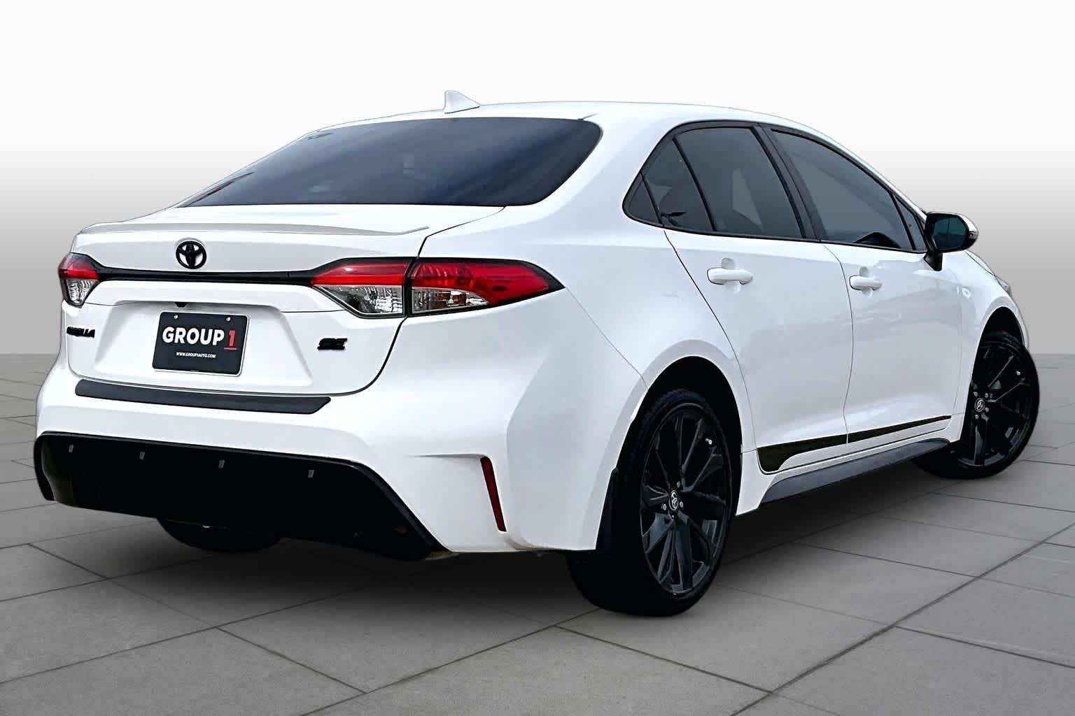 Used 2023 Ice Cap Toyota SE image 13
