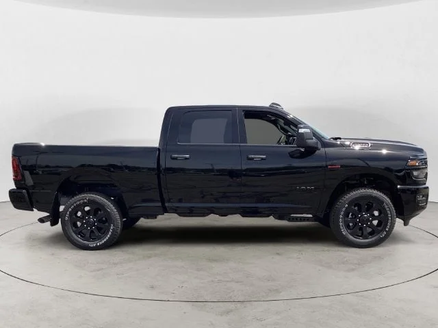 New 2026 Diamond Black Ram BIG HORN CREW CAB 4X4 6