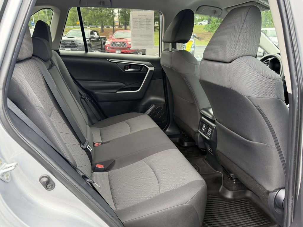 Used 2021 Silver Toyota XLE image 13