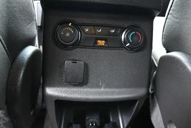 Used 2015 Black Ford XLT image 17