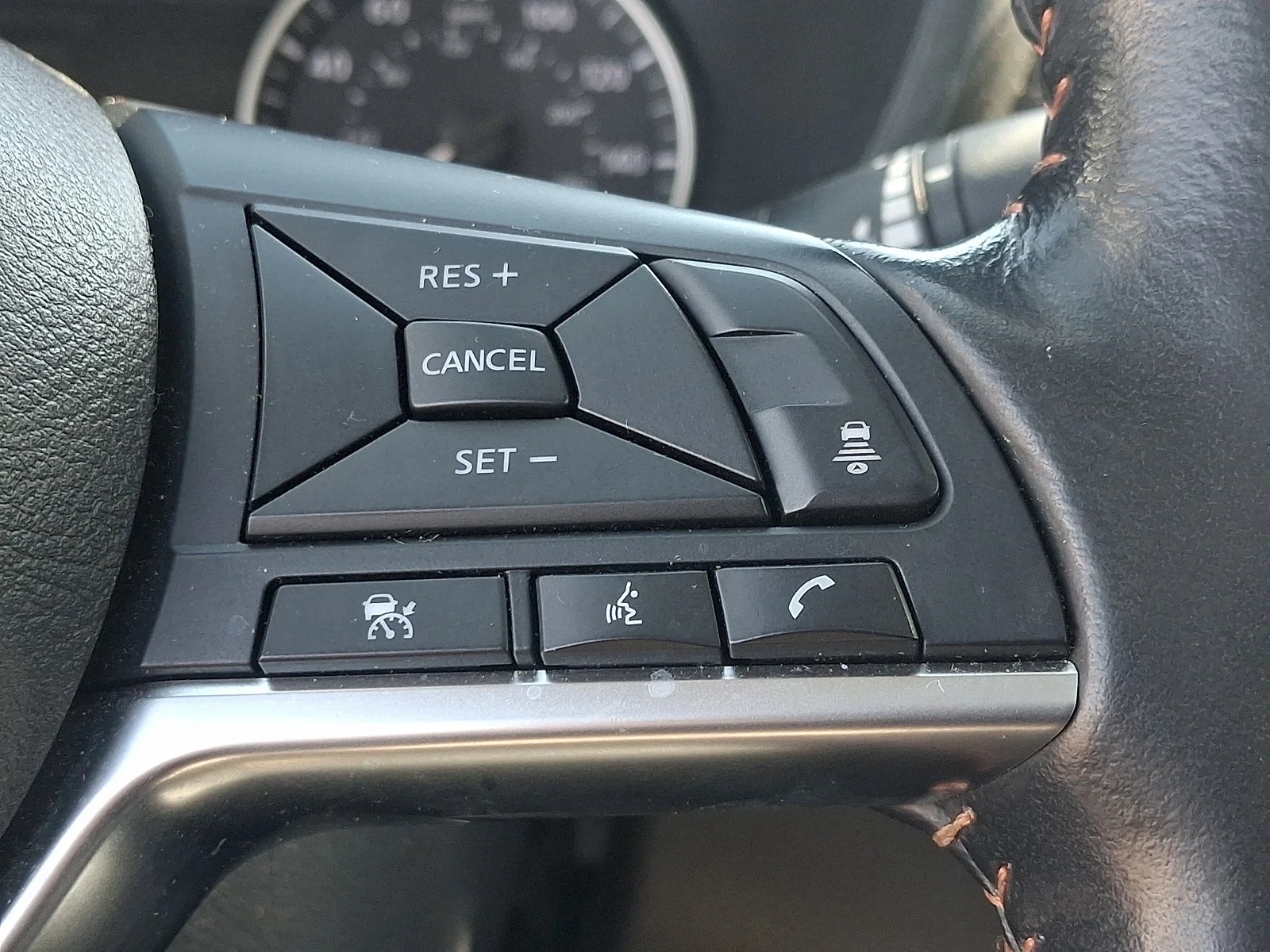 Used 2023 Orange Nissan SR image 22