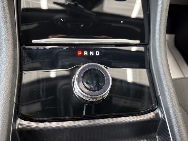 New 2026 Velvet Red Pearl-Coat Exterior Paint Jeep Laredo image 26