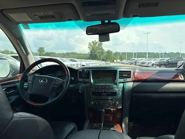 2011 Lexus LX 570 - Photo 21