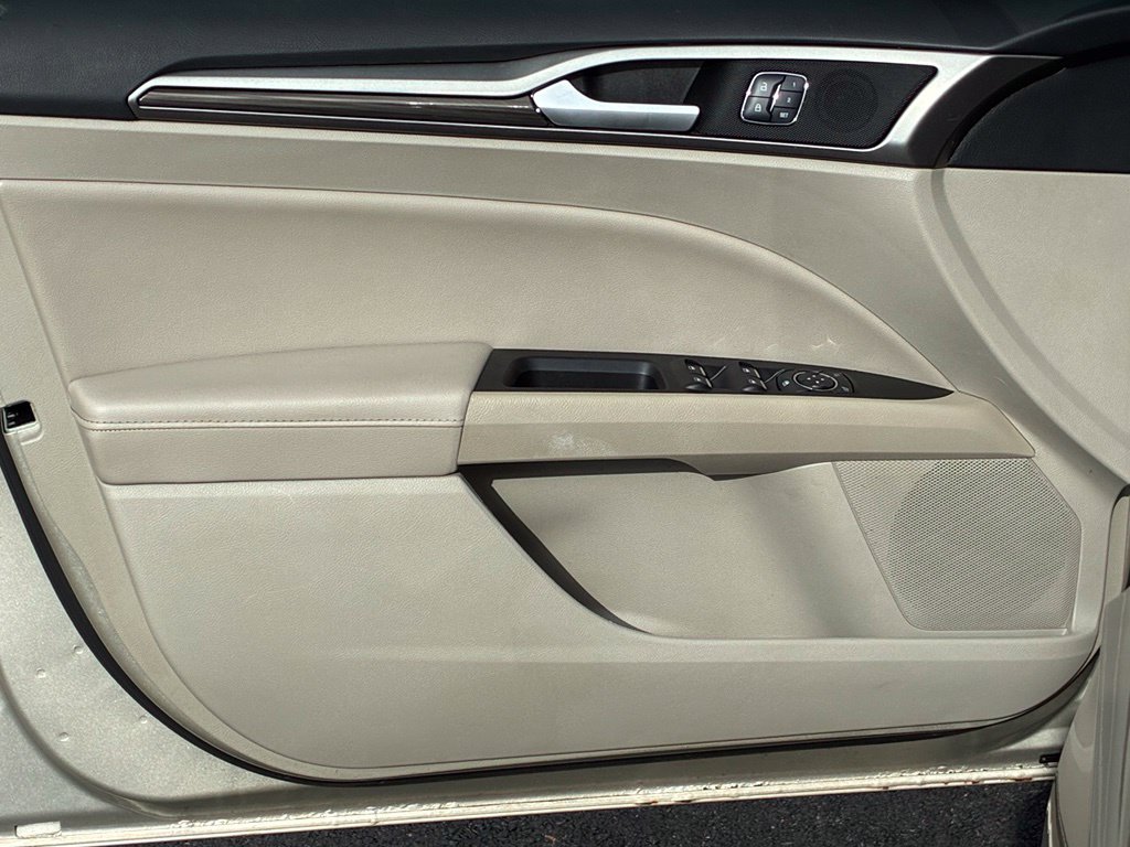 Used 2018 Gold Ford SE image 11