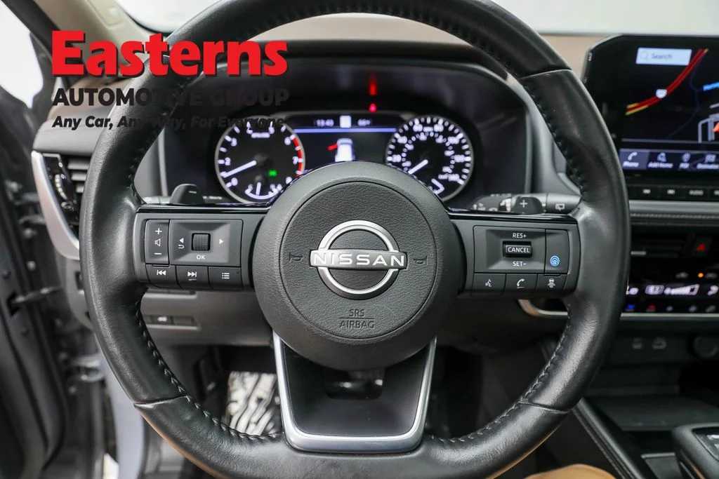 Used 2023 Gray Nissan SL image 10
