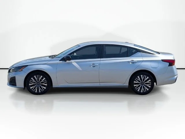 Used 2024 Silver Nissan 2.5 SV image 11