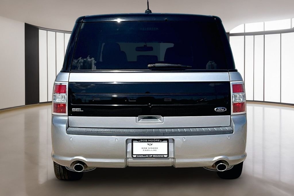 Used 2019 Silver Ford SEL image 4