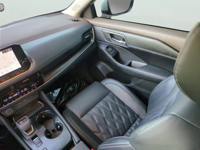 Used 2021 Silver Nissan Platinum image 16