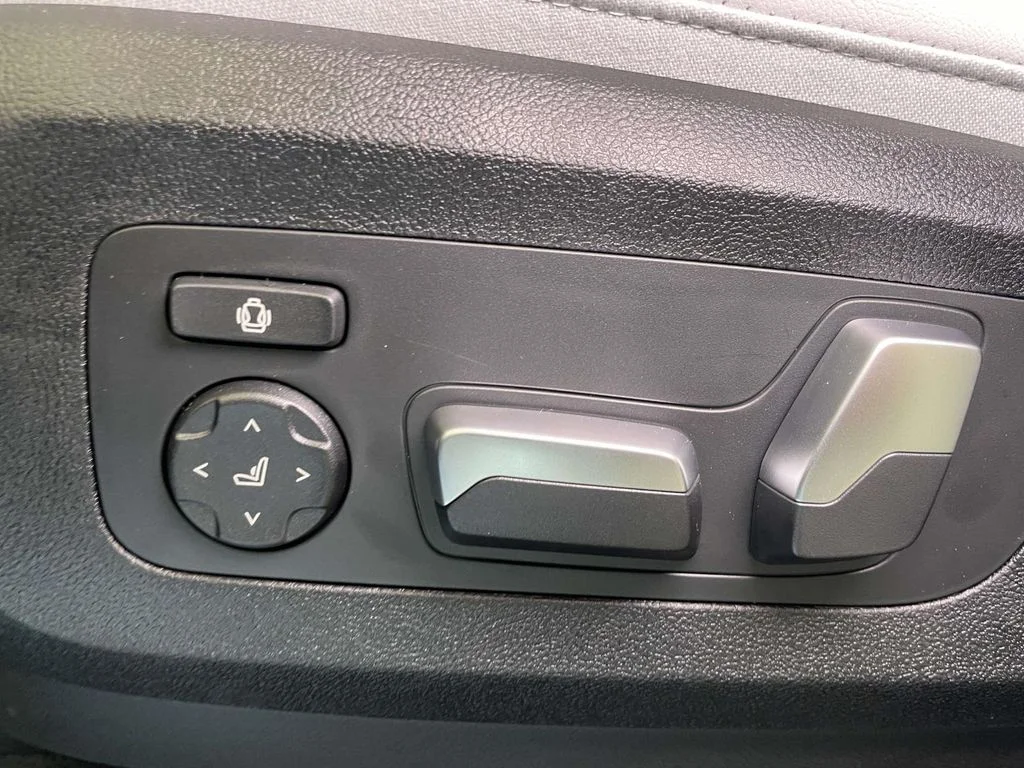 New 2026 Black BMW xDrive40i image 14