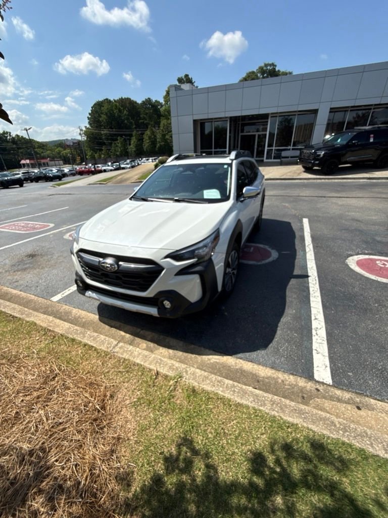 2024 Subaru Outback Touring's photo