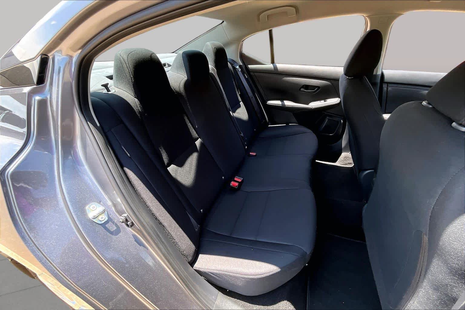 Used 2025 GUN_METALL_KADG Nissan S image 19