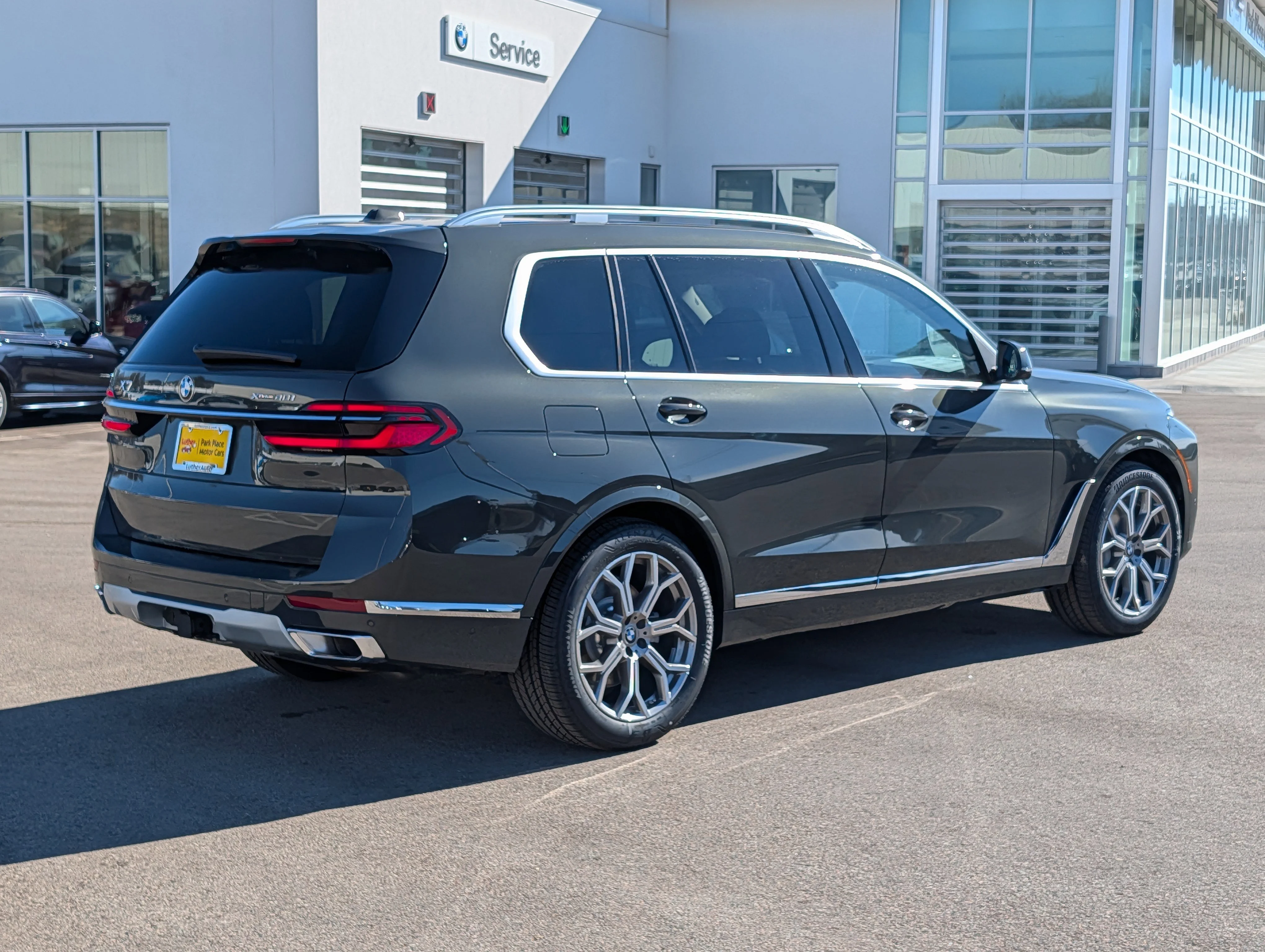 New 2026 Dravit Grey Metallic BMW xDrive40i image 2