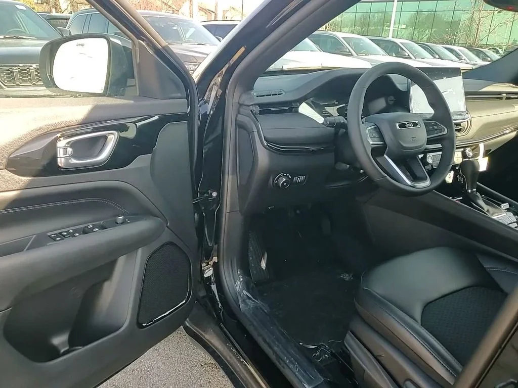 New 2026 Black Jeep Latitude image 22