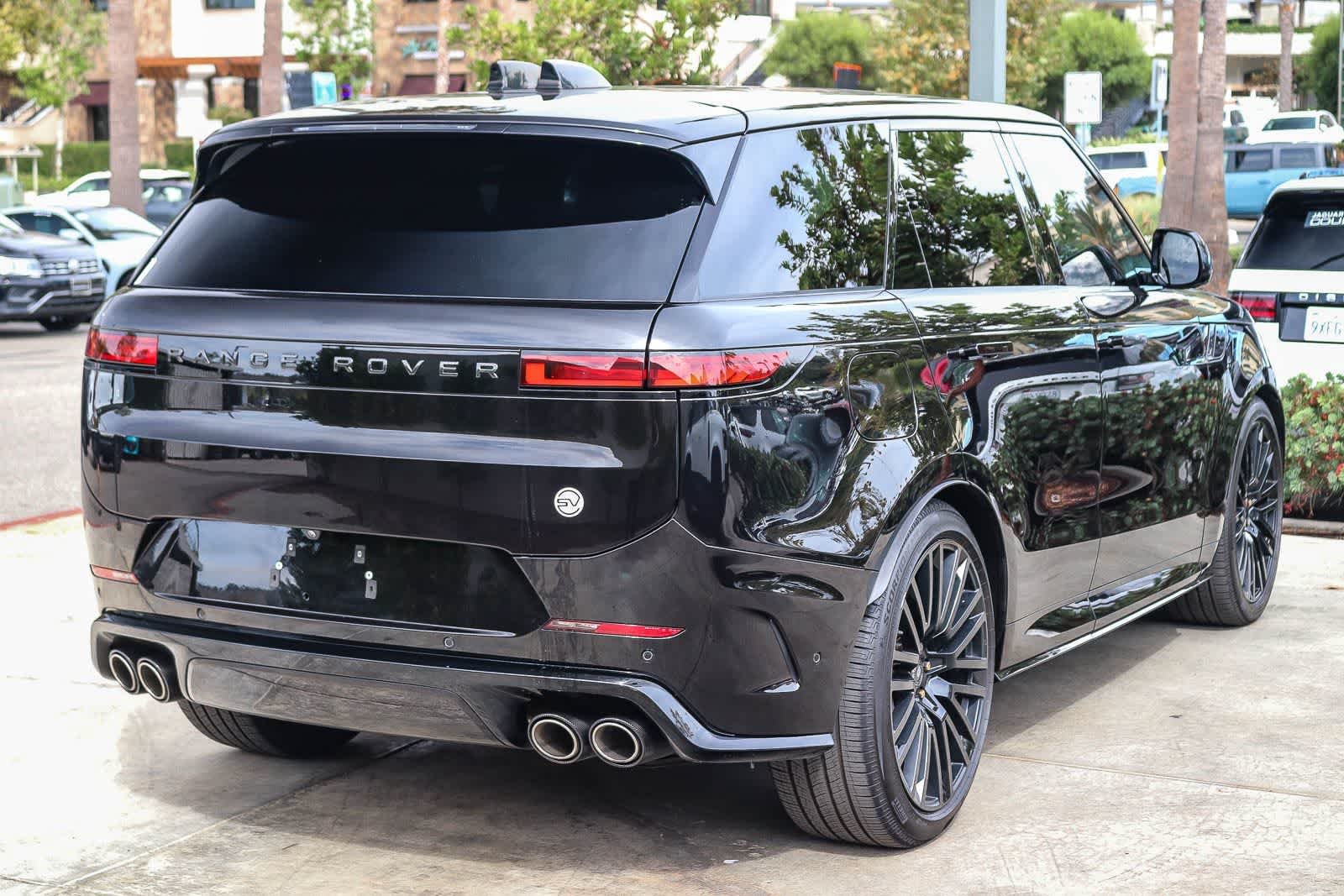 Used 2024  Land Rover SV Edition One Obsidian Black image 5