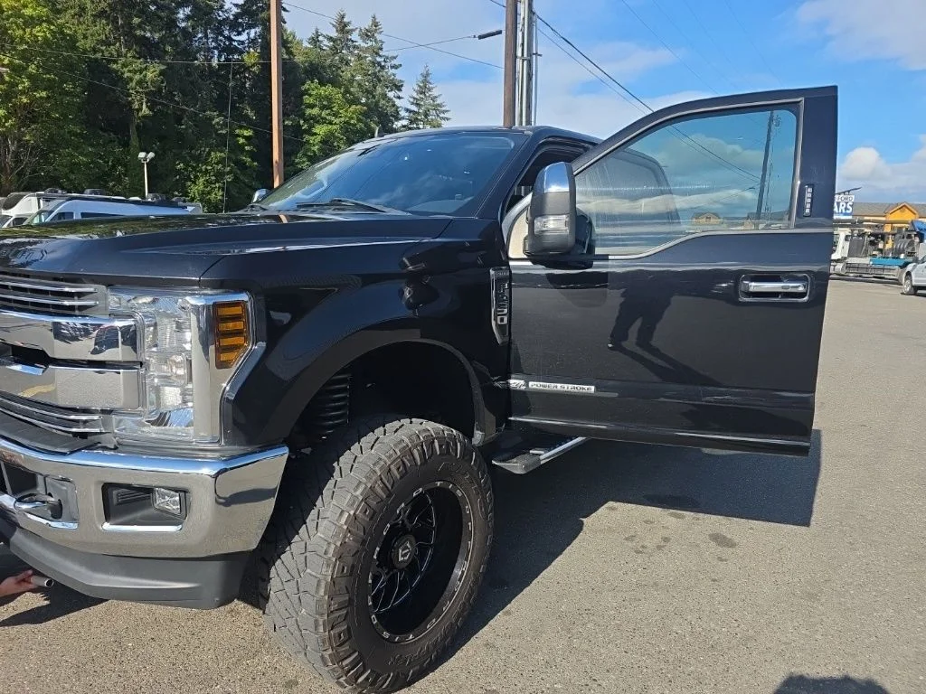 Used 2019 Black Ford Lariat image 6