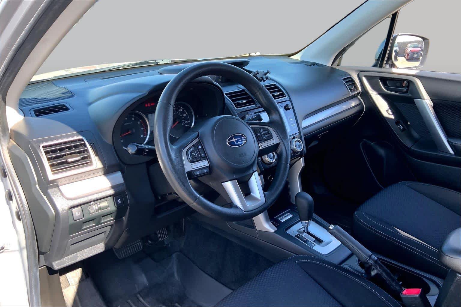 Used 2018 Ice Silver Metallic Subaru Premium image 15