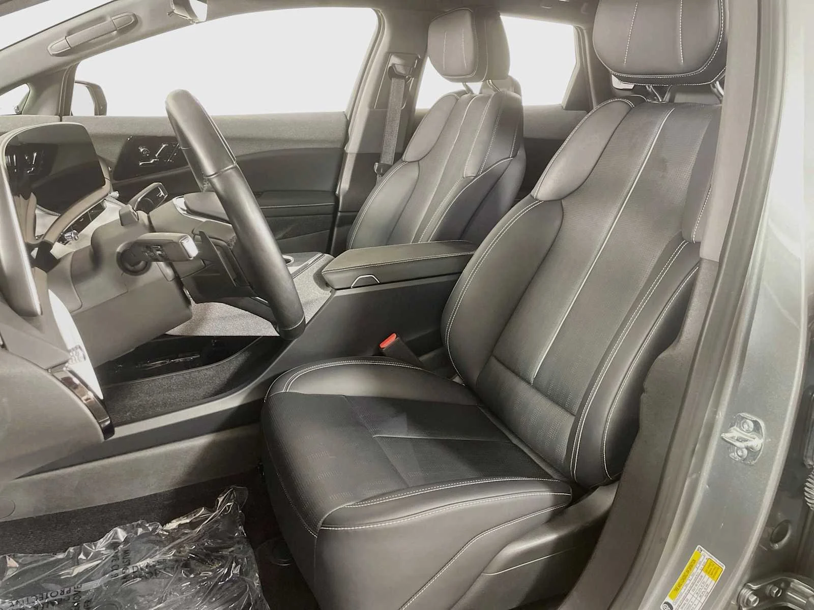 Used 2025 Argent Silver Metallic Cadillac Sport image 20