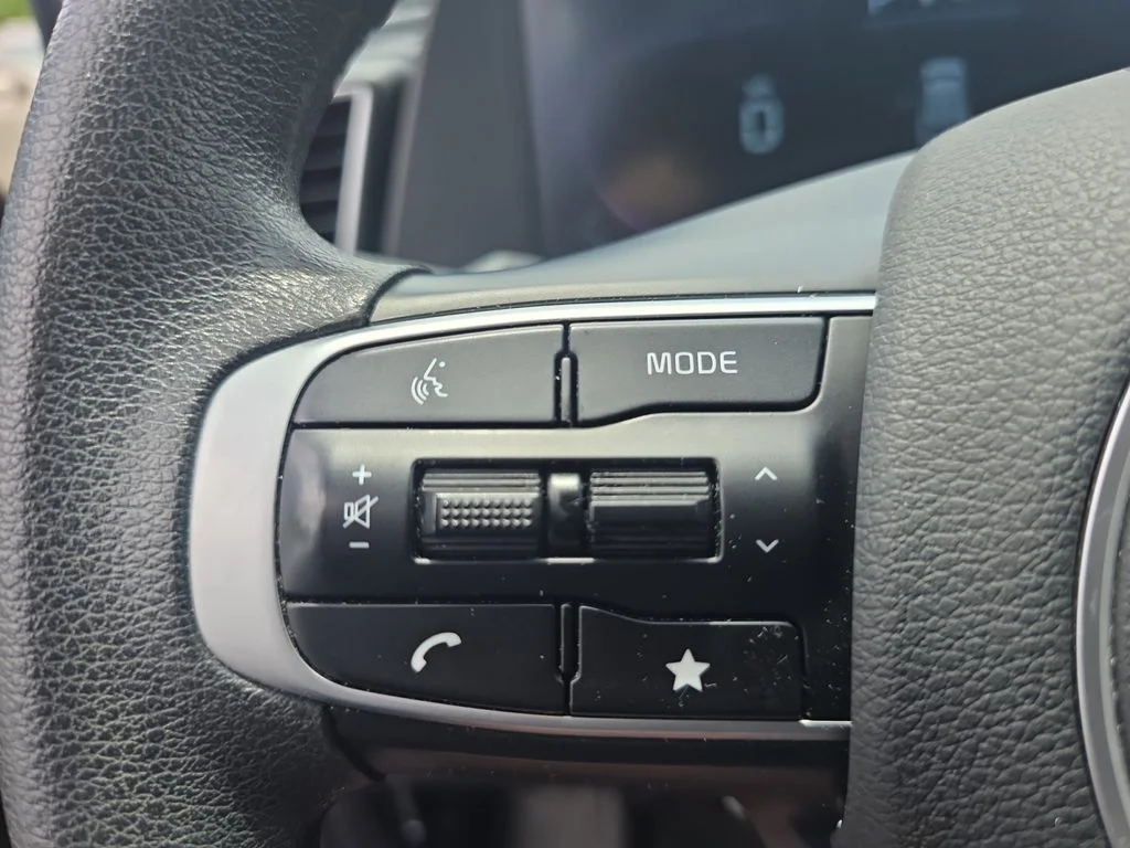 2025 Kia Sportage LX - Photo 20