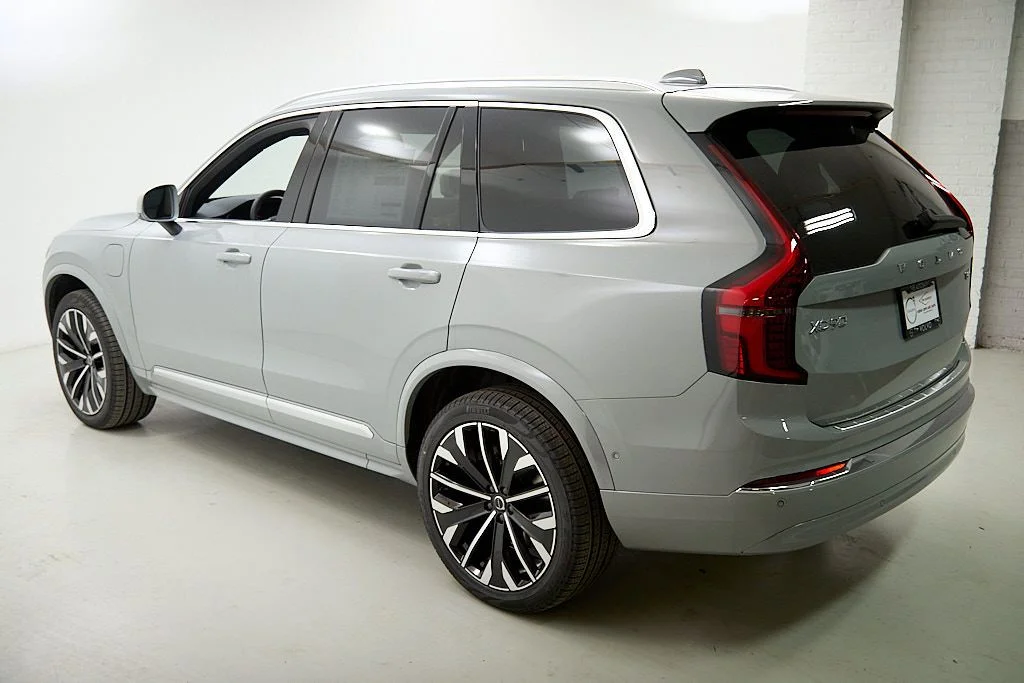 New 2026 Vapour Grey Volvo Plus image 7