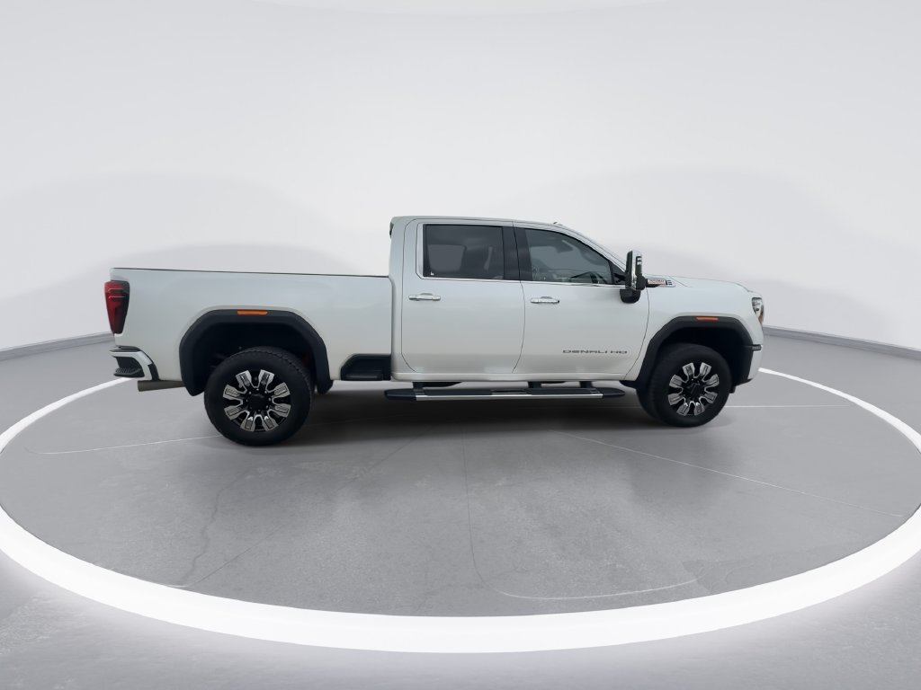 Used 2024 White GMC Denali image 9