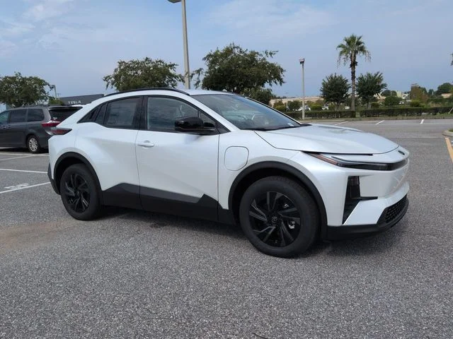 New 2026 Wind Chill Pearl Toyota SE image 2